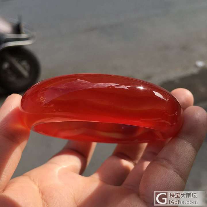 鸡血红_手镯玉髓
