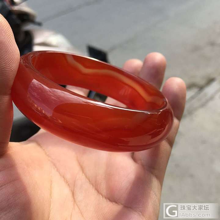 鸡血红_手镯玉髓