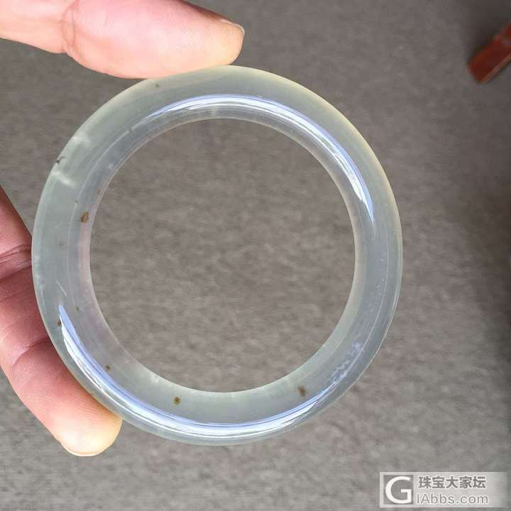 提前放假，今天天气阳光普照，很暖和，不知道老家冻不冻！_玉髓手镯
