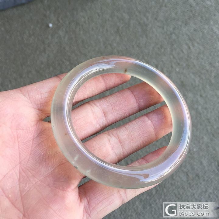 提前放假，今天天气阳光普照，很暖和，不知道老家冻不冻！_玉髓手镯