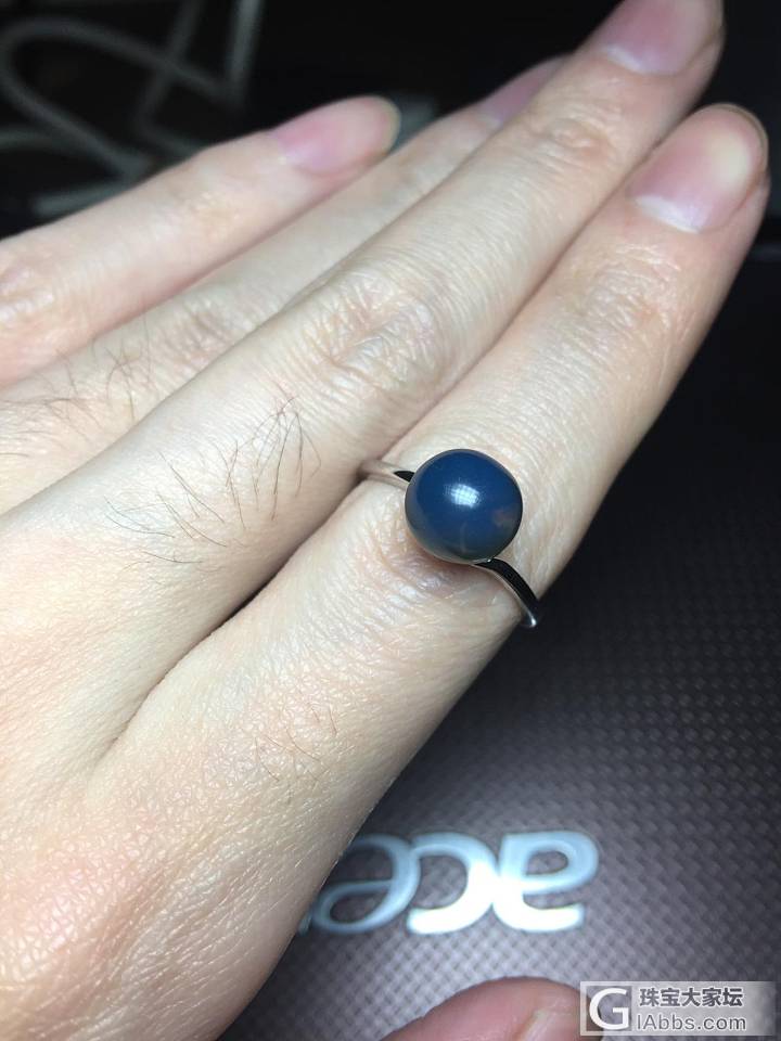 今晚穿上了衣服_松石蓝珀戒指