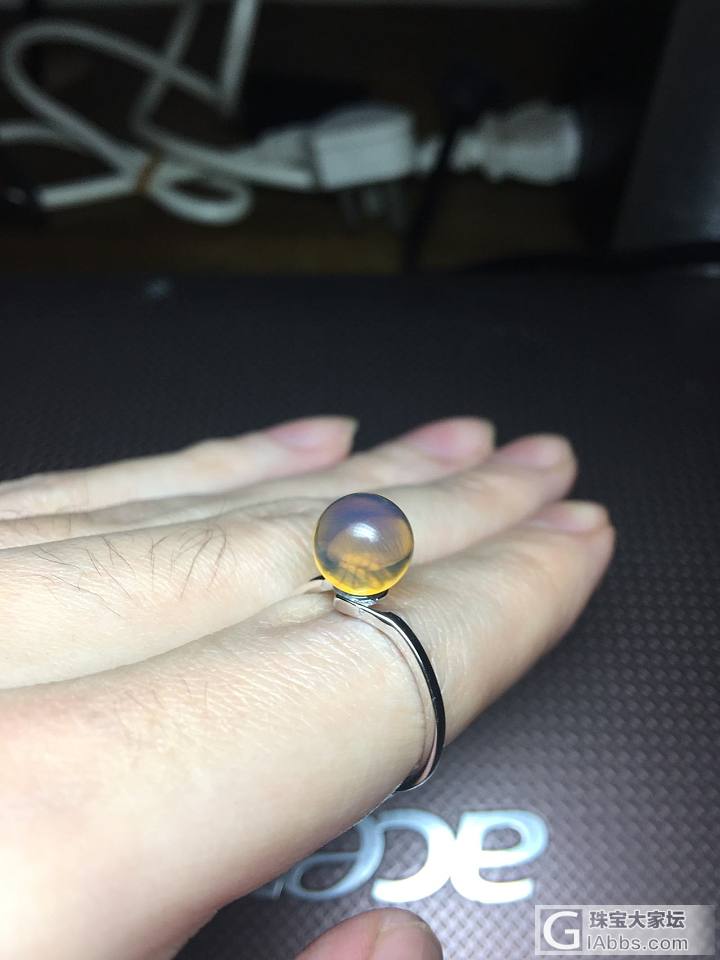 今晚穿上了衣服_松石蓝珀戒指