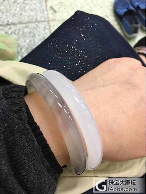 大家随手拍拍今天戴的什么呀_血珀珠串红纹石