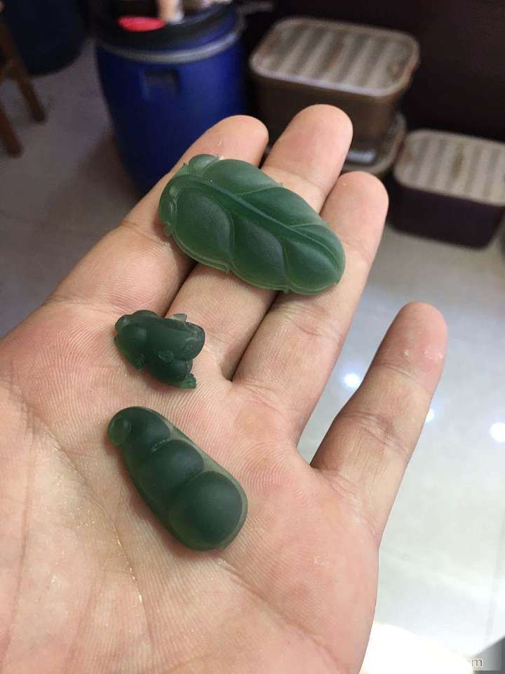 绿玉髓成品，很阳绿，纯手工_玉髓