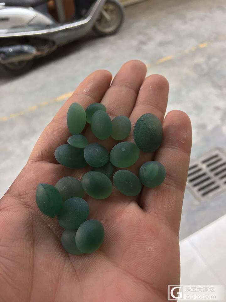 绿玉髓成品，很阳绿，纯手工_玉髓