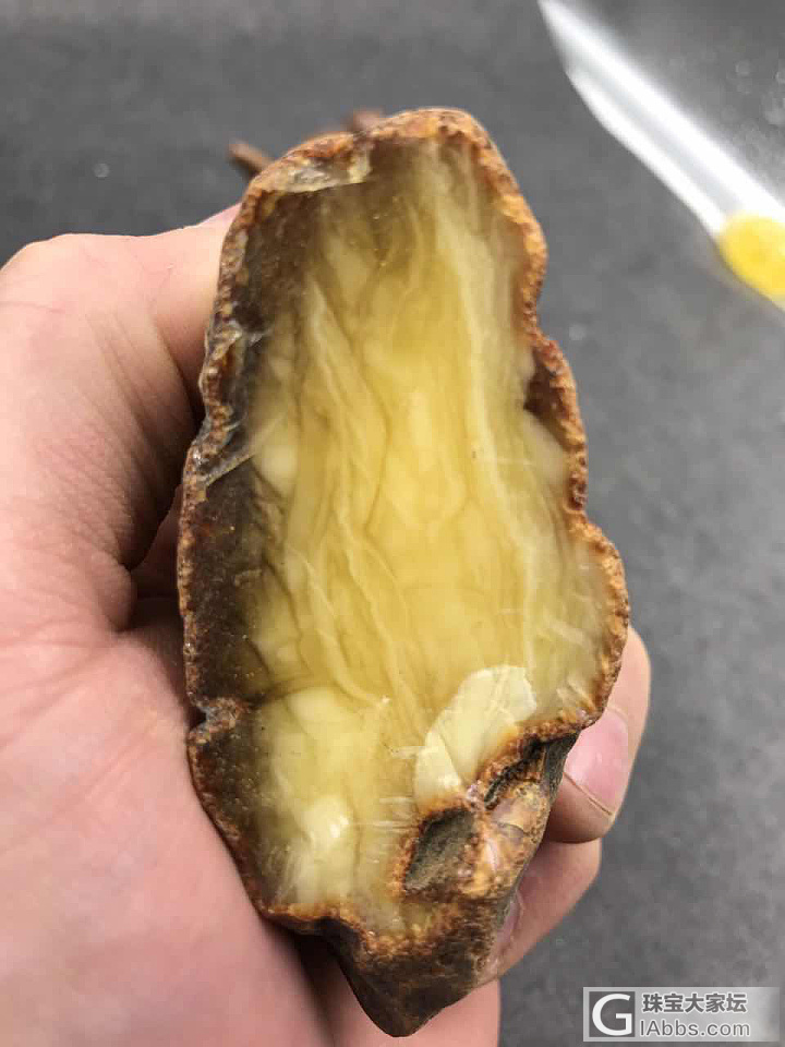 令人费解的乌克兰焦皮料_蜜蜡