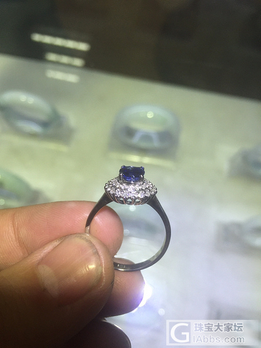 今天来一款蓝宝石的戒指_蓝宝石戒指