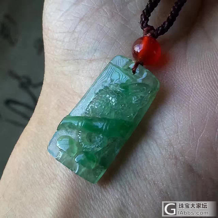 话说金蟾是比较少做成牌子的_挂件翡翠