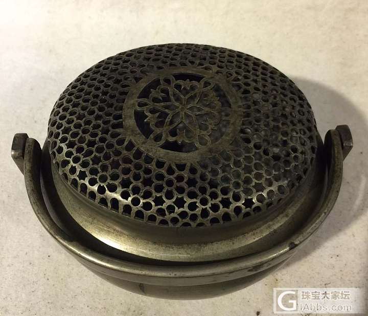 这些年在艺术品上的投资已无法用金钱来衡量._铜炉