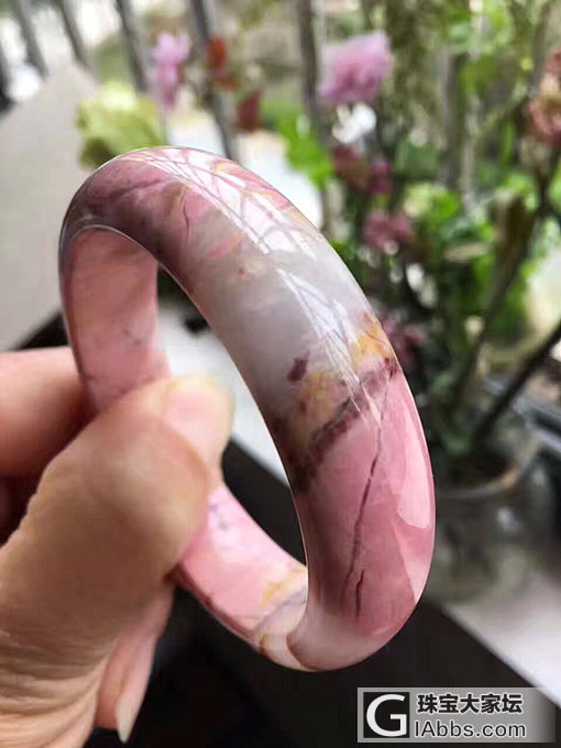 紫云母蔷薇辉_蔷薇辉石手镯