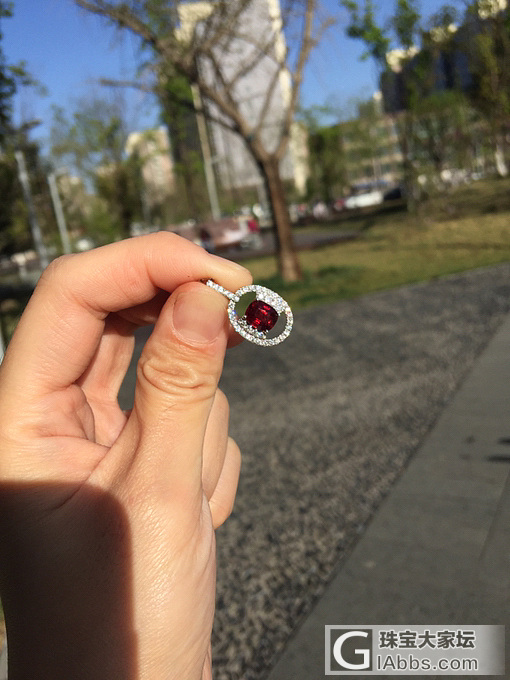 刚收到的红尖晶吊坠_吊坠尖晶石
