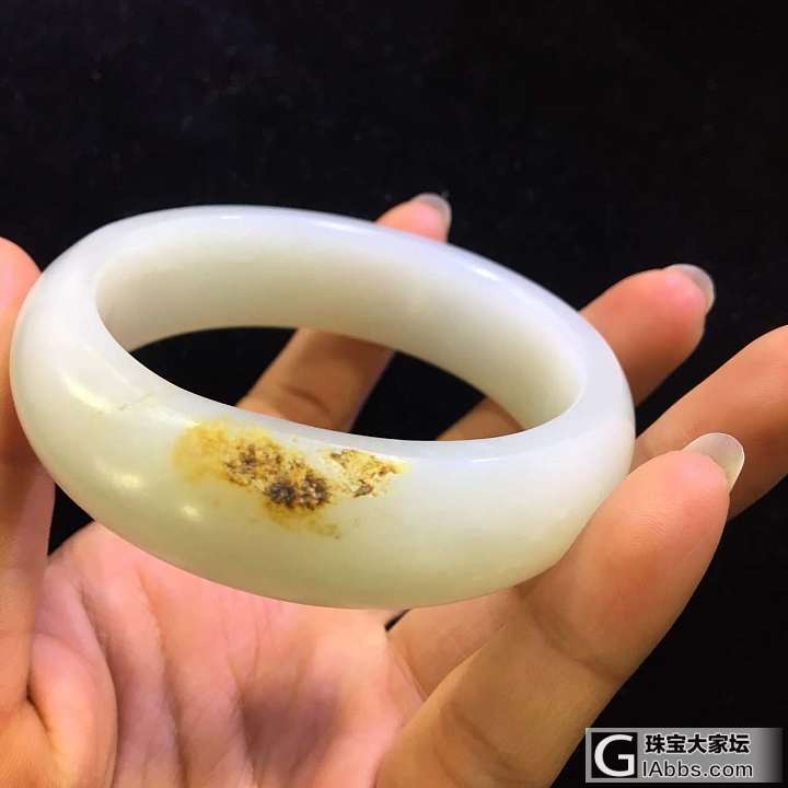 这是三月份买的料子，到现在才做出来一个手镯_和田玉手镯