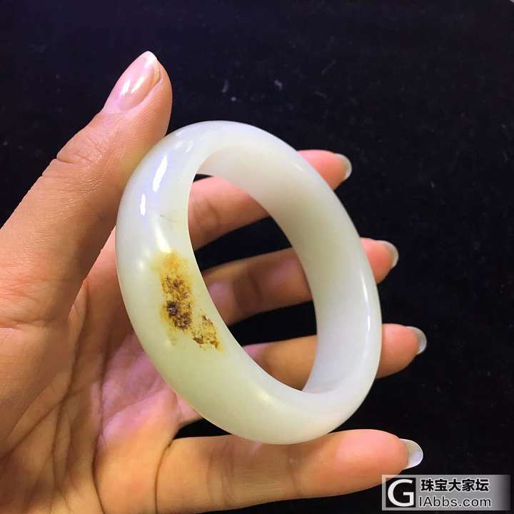 这是三月份买的料子，到现在才做出来一个手镯_和田玉手镯