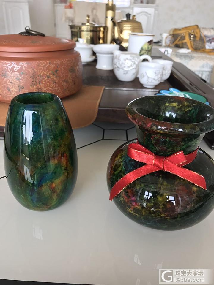 大家好，我前几天台湾旅游买了七彩石的花瓶，不是纯天然，回来和台湾联系退货，_玉石