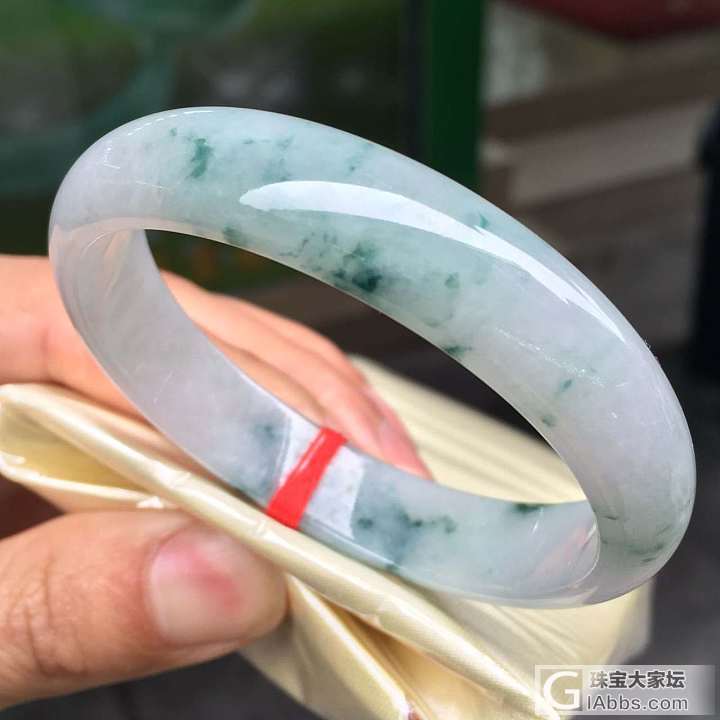 翡翠手镯毛胚出水效果_半成品翡翠