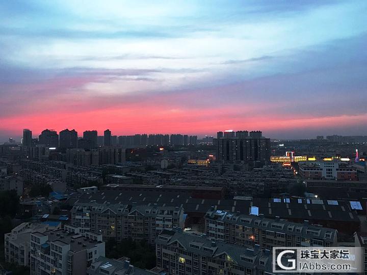 傍晚的天空_摄影