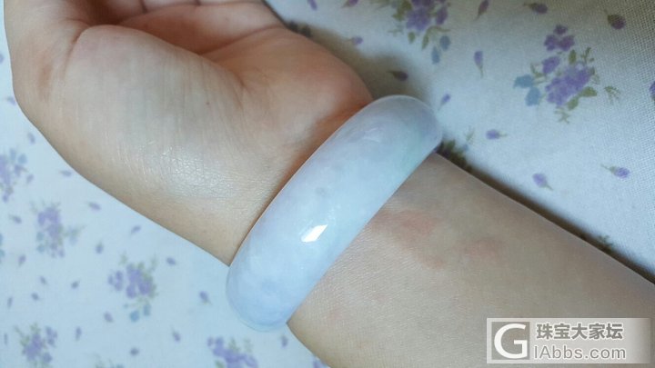 这个手镯A不A？有没有抛光粉？_手镯翡翠