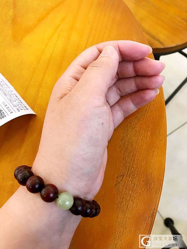 夏天来了，小叶上的南红换成了和田_珠串小叶紫檀