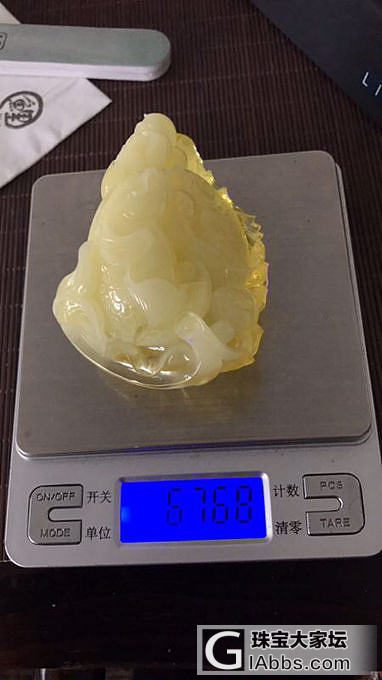100克料雕刻的莲花鲤鱼，出来的效果意外美丽！😬_挂件琥珀蜜蜡