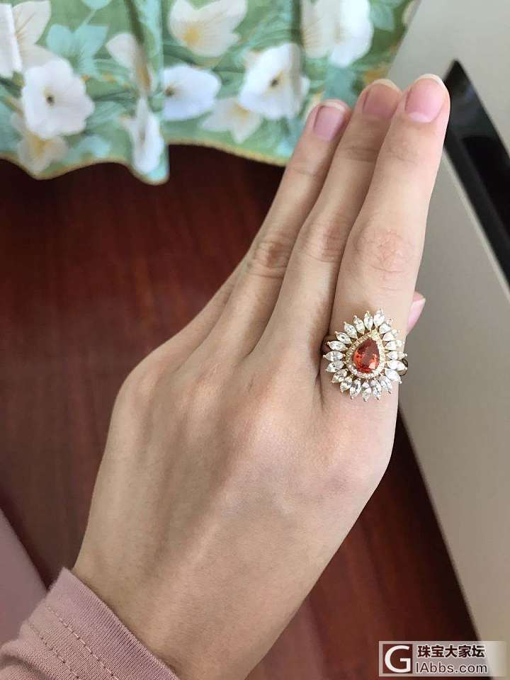 刚收到的坛里妹子的两个闲置戒指 美美的 喜欢_彩色宝石戒指