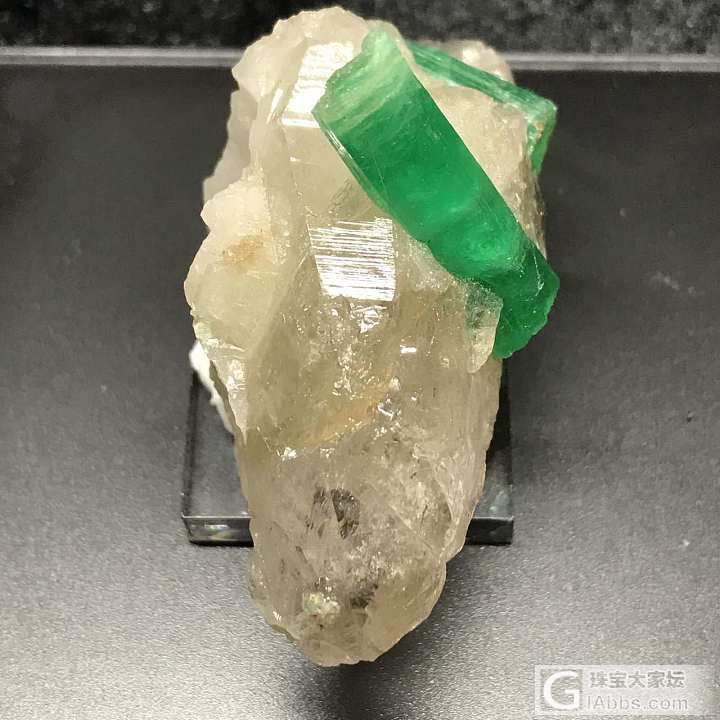 天然祖母绿石英矿物晶体 晶体完整_祖母绿矿物标本