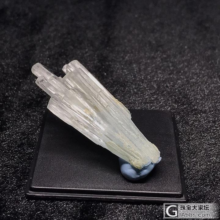 海蓝宝晶簇_海蓝宝矿物标本