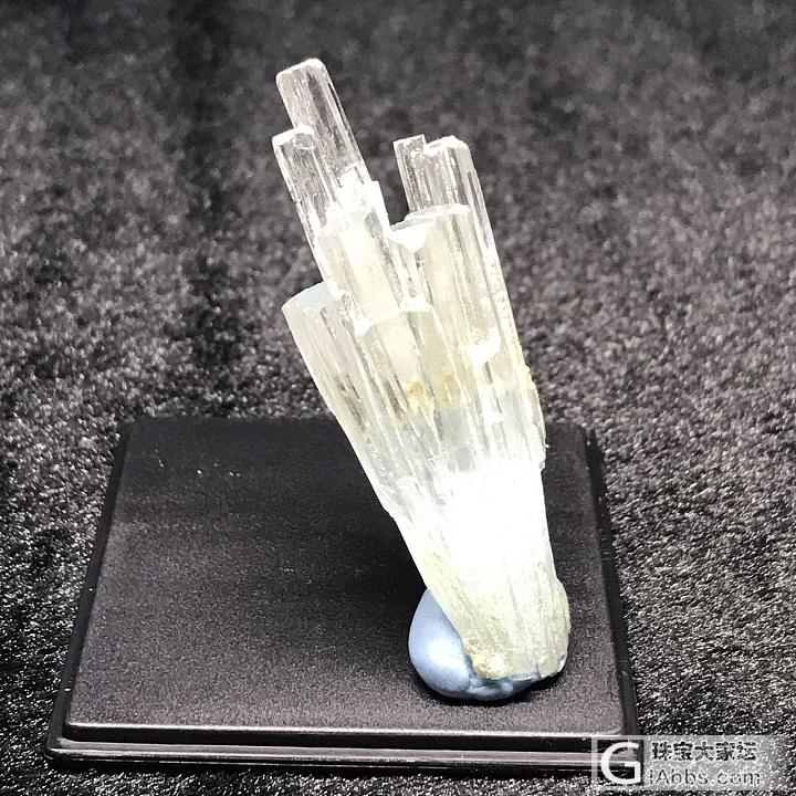 海蓝宝晶簇_海蓝宝矿物标本