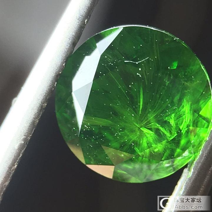 翠榴石，绽放的马尾_刻面宝石翠榴石