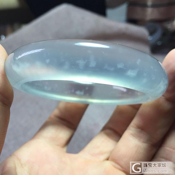 刚刚出来一只冰种飘花_手镯玉髓
