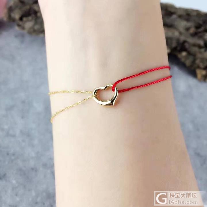 夏天时晒腿的季节啊，给妹纸们带上一轮小清新的18k金天然珍珠。_珍珠脚饰