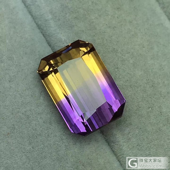 美色紫黄晶裸石，颜色分明！晶体干净水灵！🔥彩🔥爆！重：15.77克拉，规格：27..._刻面宝石紫黄晶