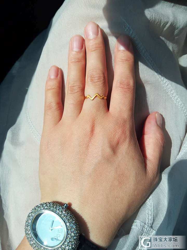 秀一下第一次和坛子里的姐妹买的小戒指_珠串蜜蜡戒指金
