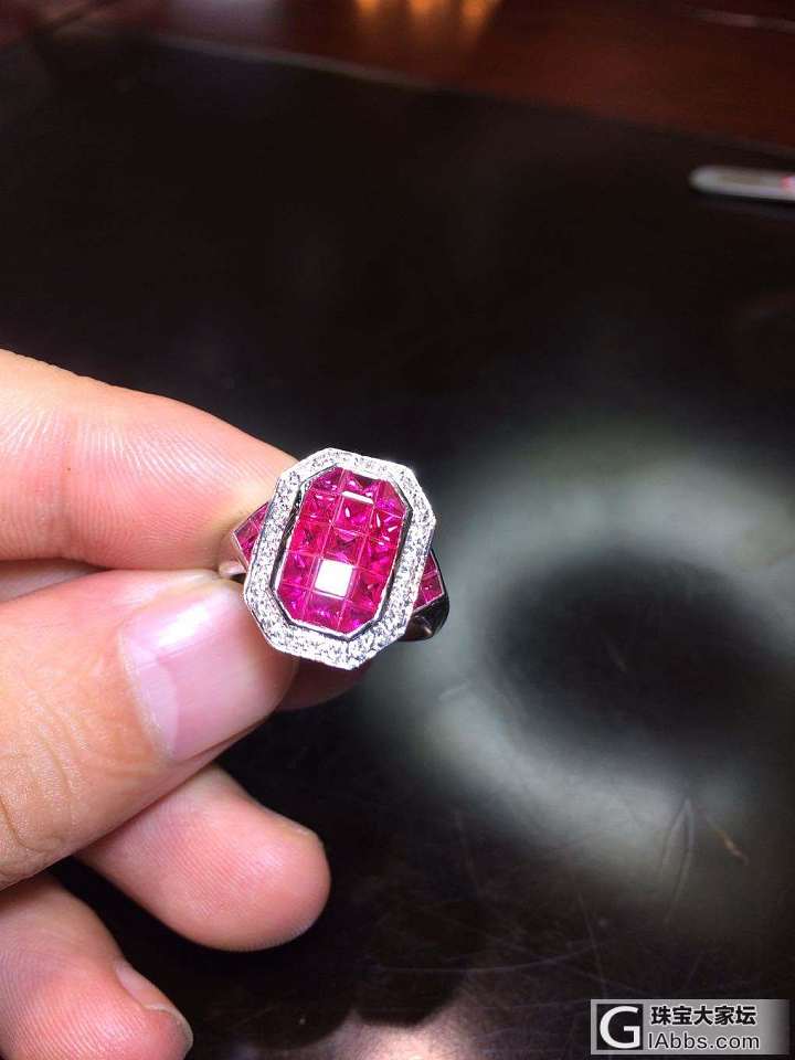 红宝石戒指主石4.1ct钻石0.27ct
超级赞  特价中9x x x_戒指红宝石