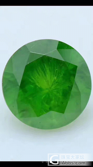 俄罗斯翠榴石欣赏！_翠榴石刻面宝石