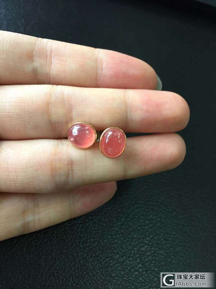 红纹耳钉，低调的美艳_耳钉红纹石