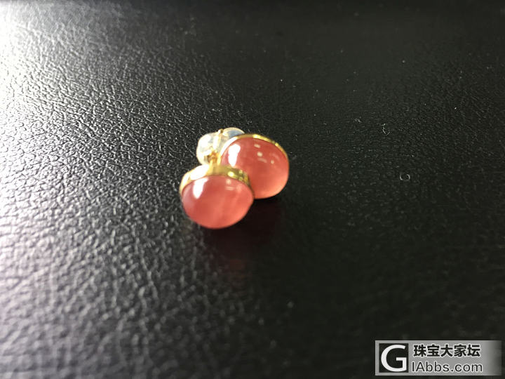 红纹耳钉，低调的美艳_耳钉红纹石