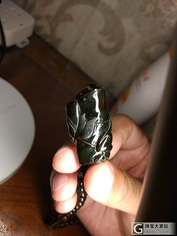 专家帮忙看看_挂件琥珀