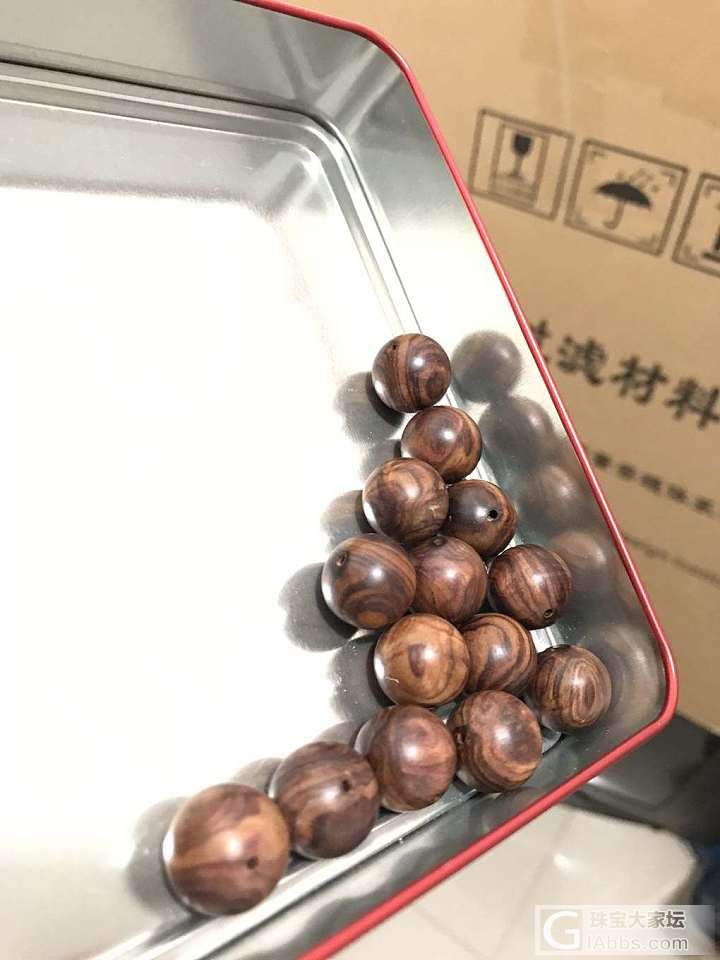 哪位大师帮我看看我收藏的废料是什么材质的_木