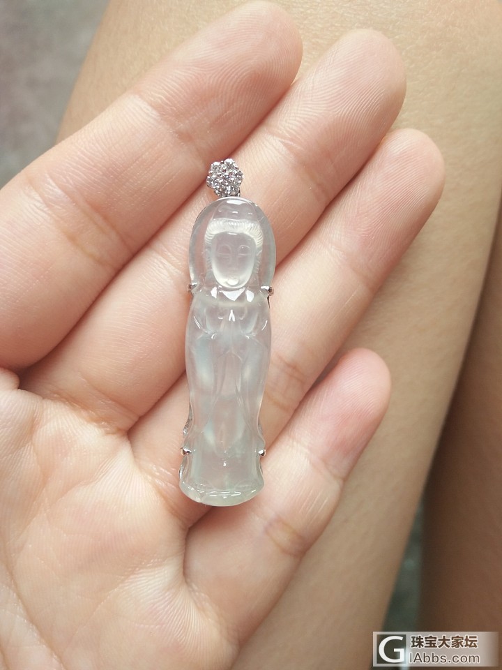 刚收的闲置,18k加钻镶嵌翡翠观音,尺寸40    8,不是太懂,请大家帮忙