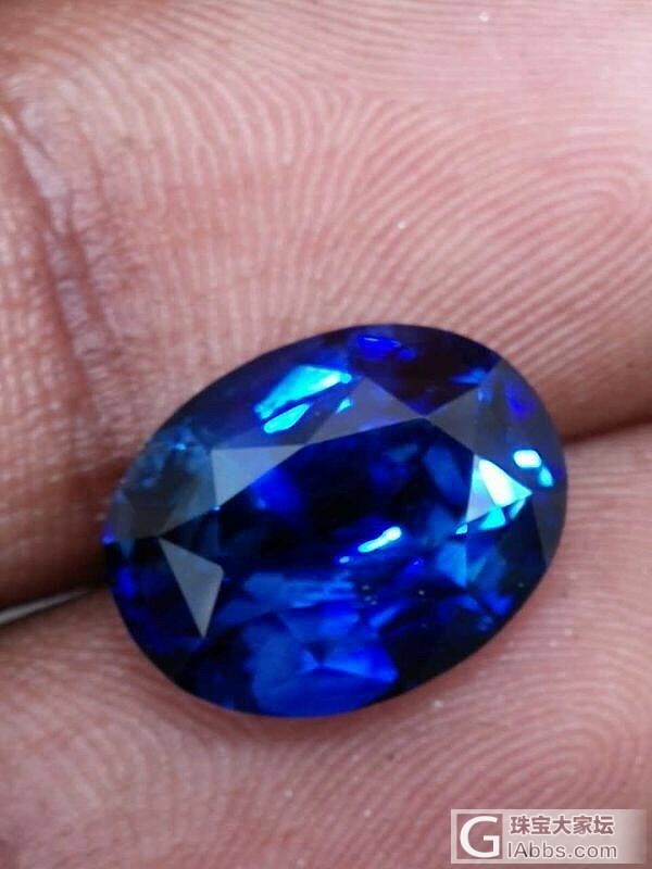 【纠结】这个6克拉皇家蓝，有烧，gic证书，6万人民币，大家看怎样呢？我该买哪个_刻面宝石蓝宝石