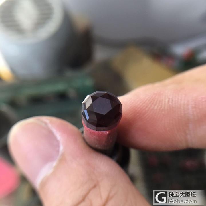 自己打磨的石榴石，效果还不错。_石榴石打磨