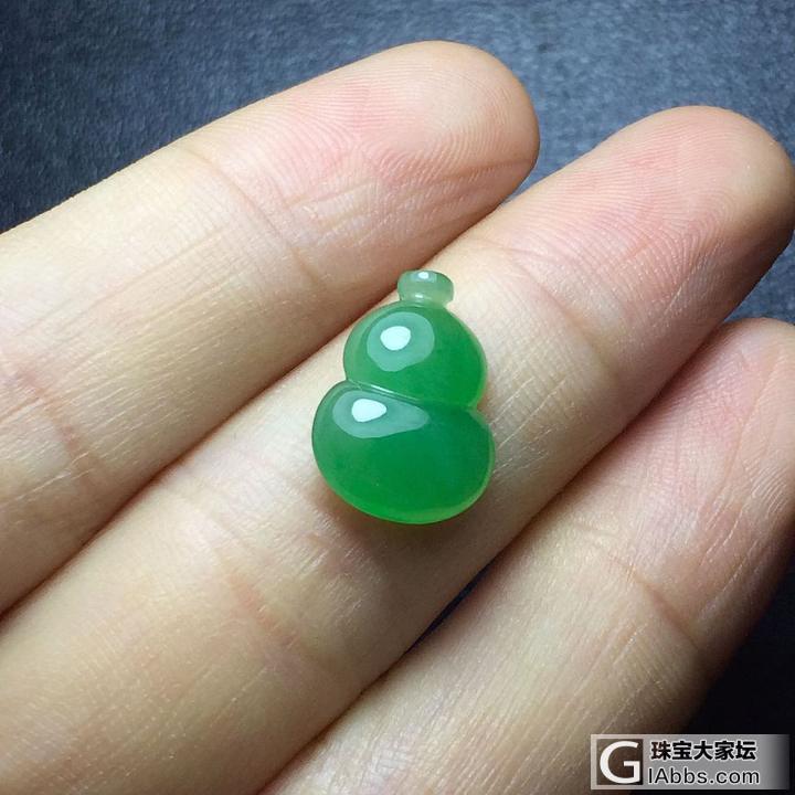 A货翡翠满绿葫芦_翡翠