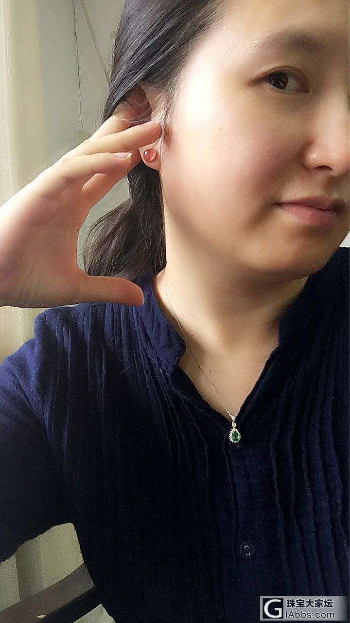 晒晒晒，红纹就是这么显肤色_耳钉红纹石