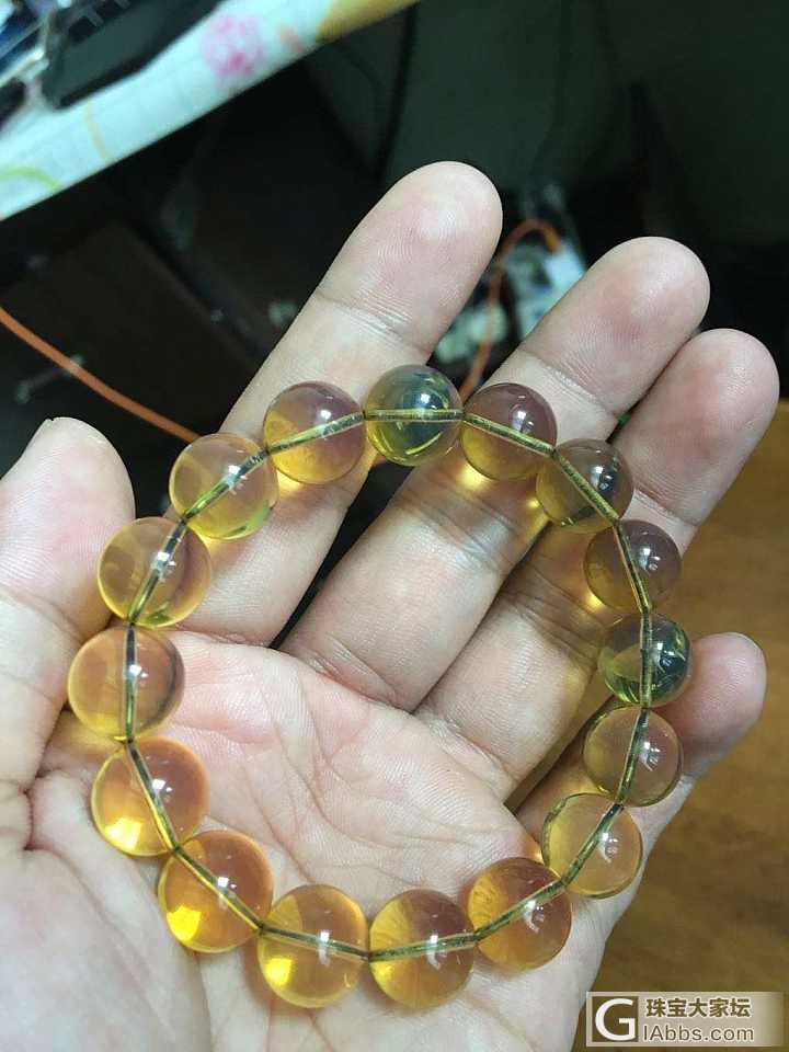蓝珀为何现在突然火得哪里都能看到？_蓝珀