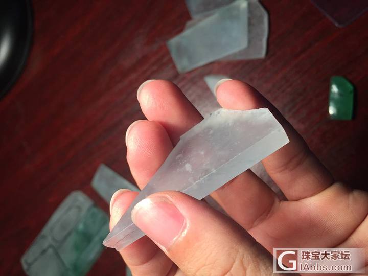 给大家看看原材料到成品的蜕变_挂件翡翠