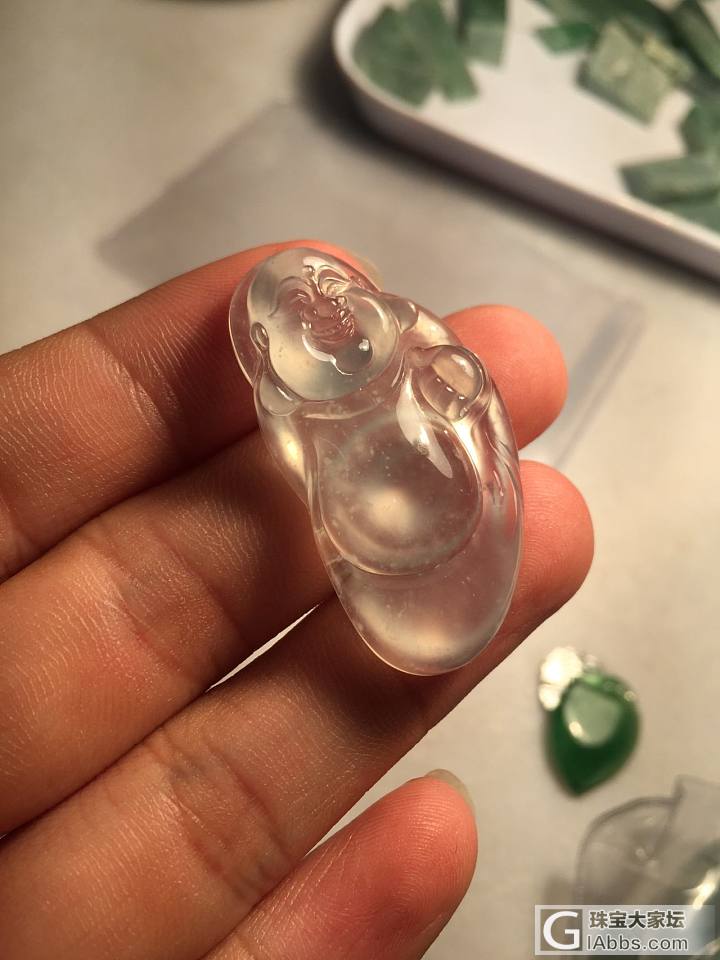 给大家看看原材料到成品的蜕变_挂件翡翠