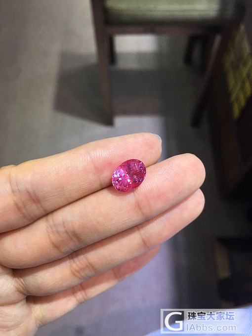尖晶石，这是骚粉色吗😂_刻面宝石尖晶石