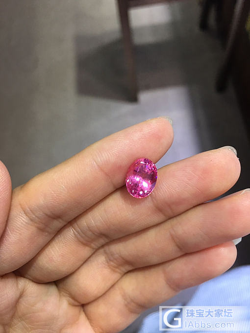 尖晶石，这是骚粉色吗😂_刻面宝石尖晶石