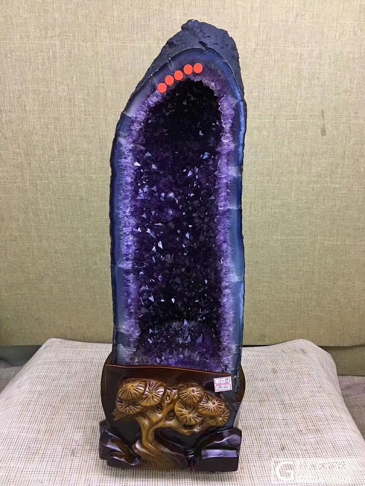 紫晶洞_洞盆簇紫水晶