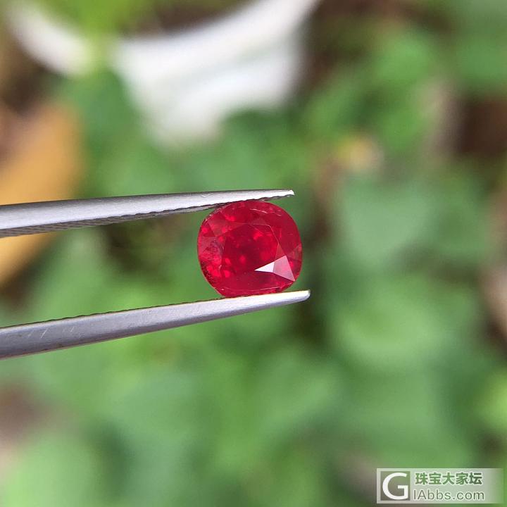 pigeon's blood ruby from Burma1.77carat_刻面宝石红宝石